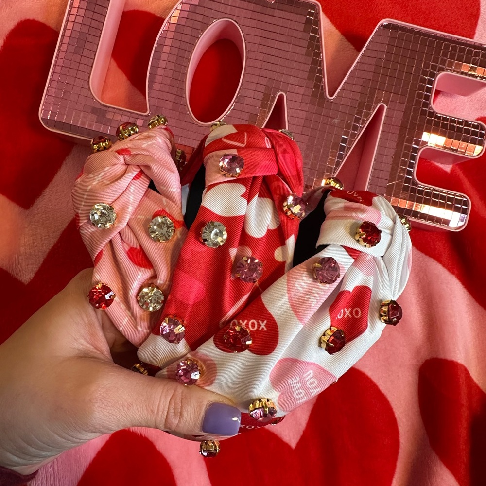 11. You pick ♥️ ❤️ 💜